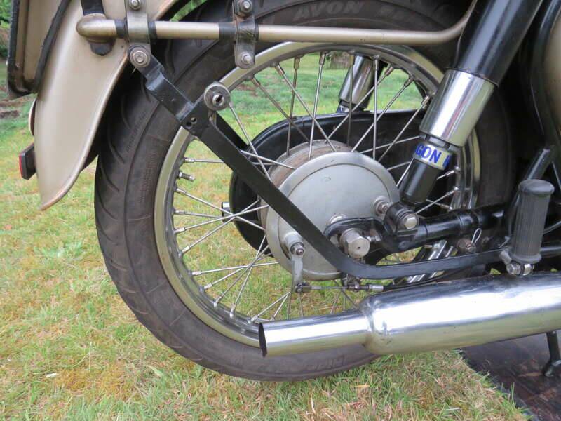 Image 37/43 of BSA A 10 Golden Flash (1960)