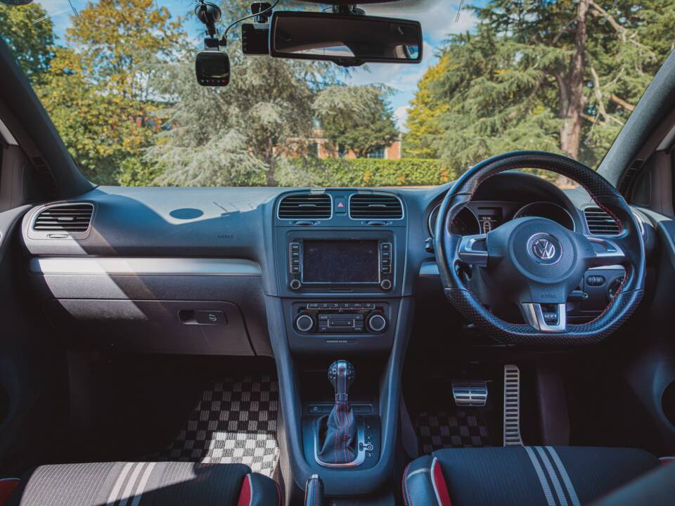 Imagen 33/42 de Volkswagen Golf VI GTI (2011)