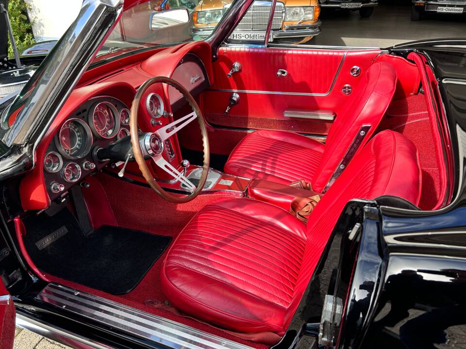 Image 29/41 de Chevrolet Corvette Sting Ray Convertible (1964)