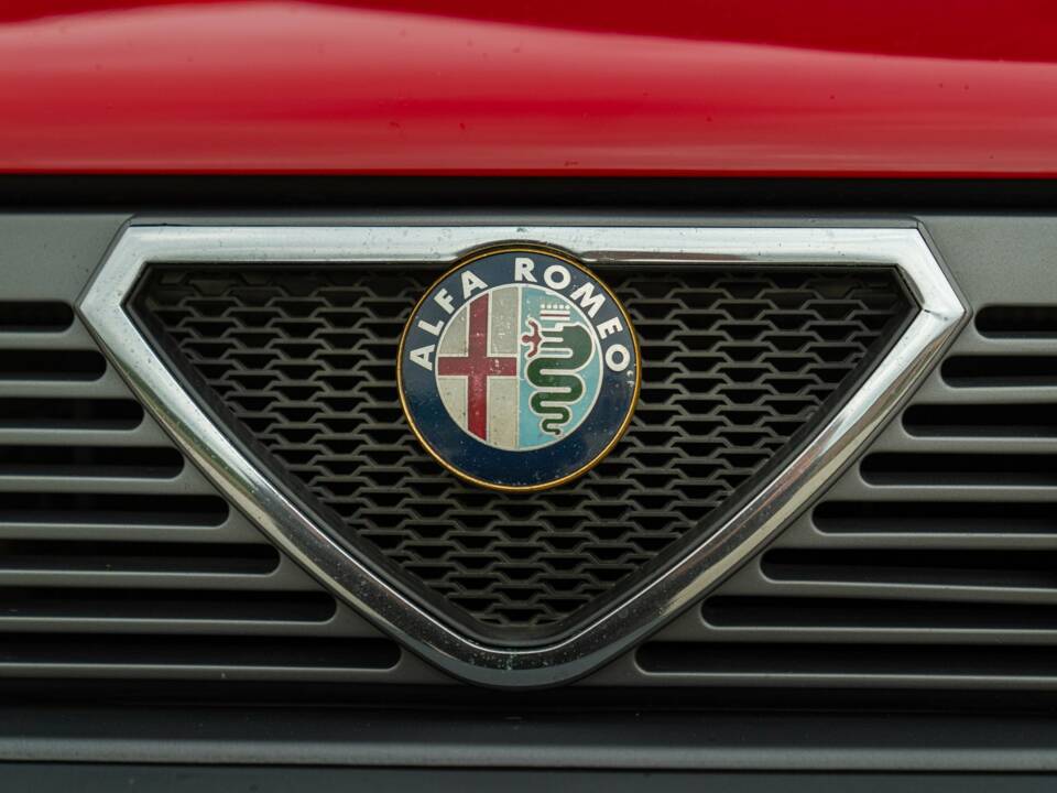 Afbeelding 20/50 van Alfa Romeo 75 3.0 V6 America (1987)