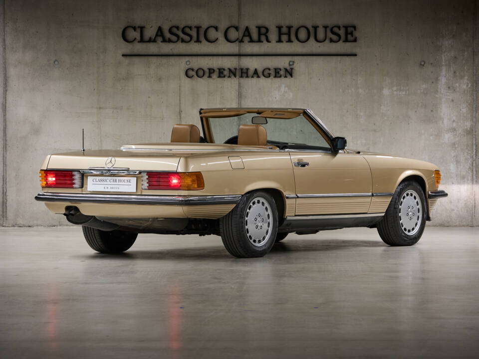 Image 16/99 of Mercedes-Benz 300 SL (1987)