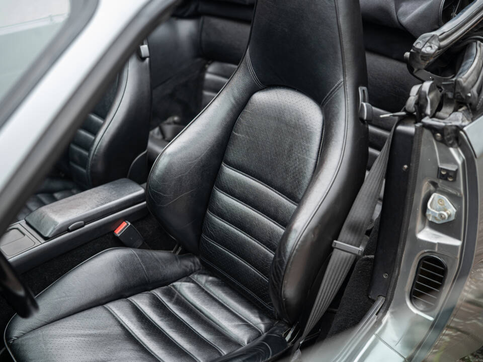 Image 29/42 de Porsche 944 S2 (1991)