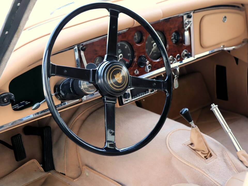Image 3/50 of Jaguar XK 150 FHC (1959)