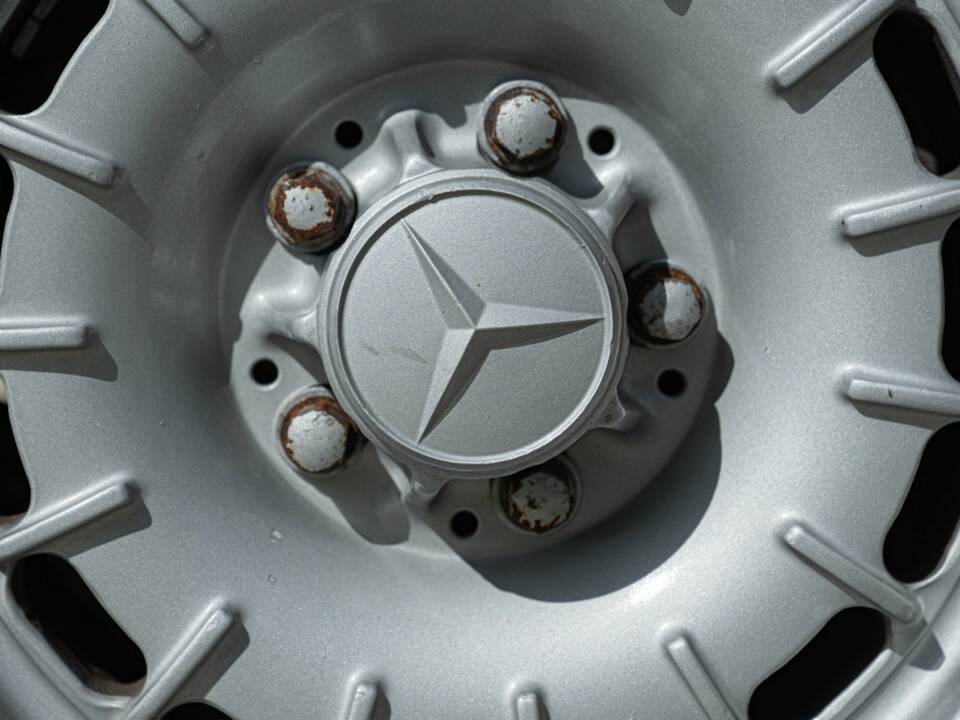 Image 16/50 de Mercedes-Benz 450 SL (1977)