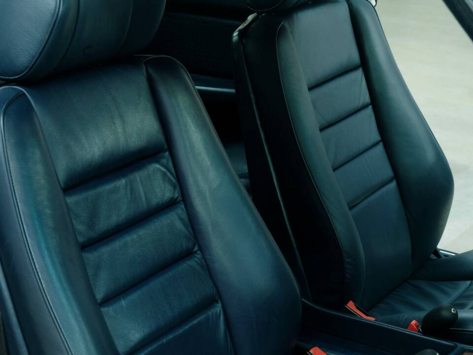 Image 46/50 of Mercedes-Benz 500 SEC (1982)