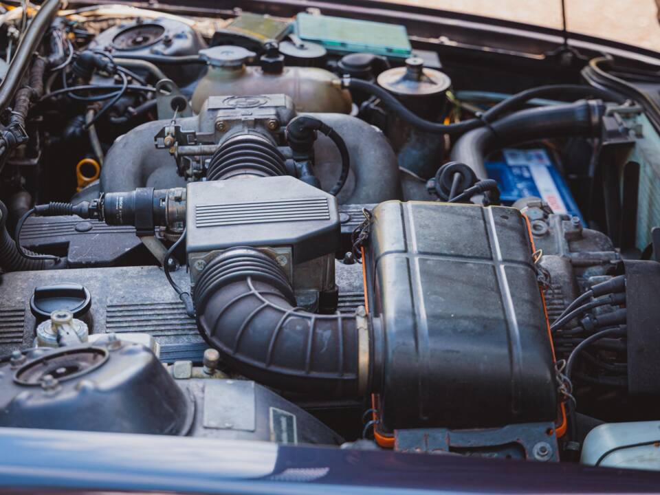 Image 23/34 of BMW 635 CSi (1989)