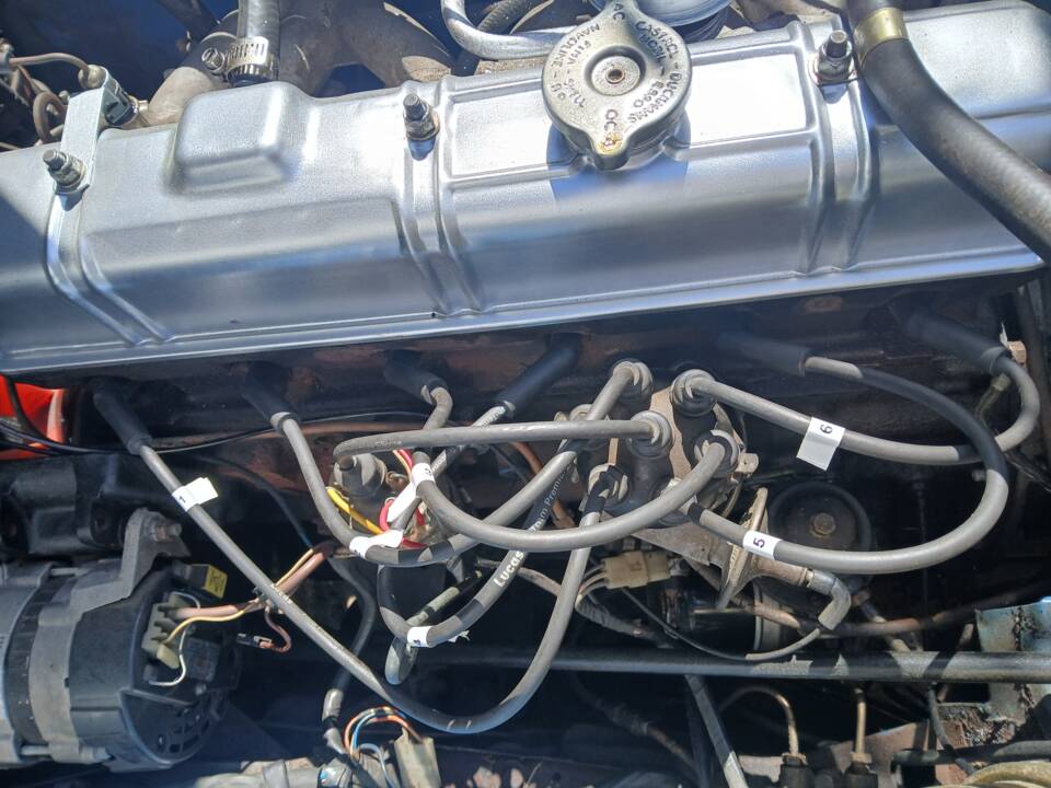 Image 34/51 of Triumph TR 6 (1975)