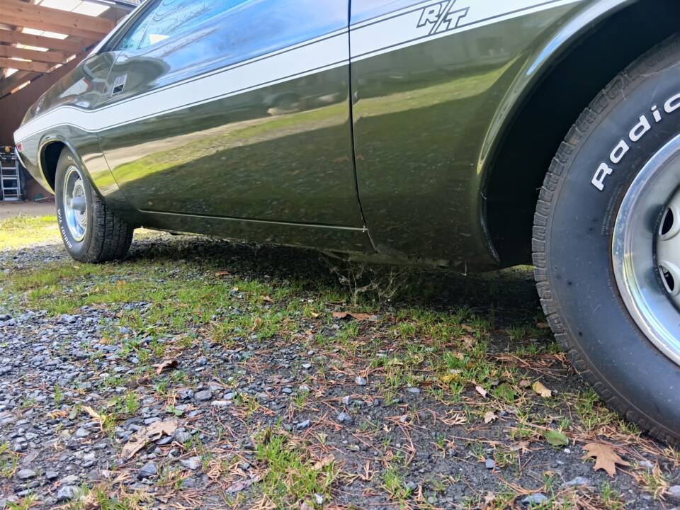 Image 12/27 of Dodge Challenger R/T (1970)