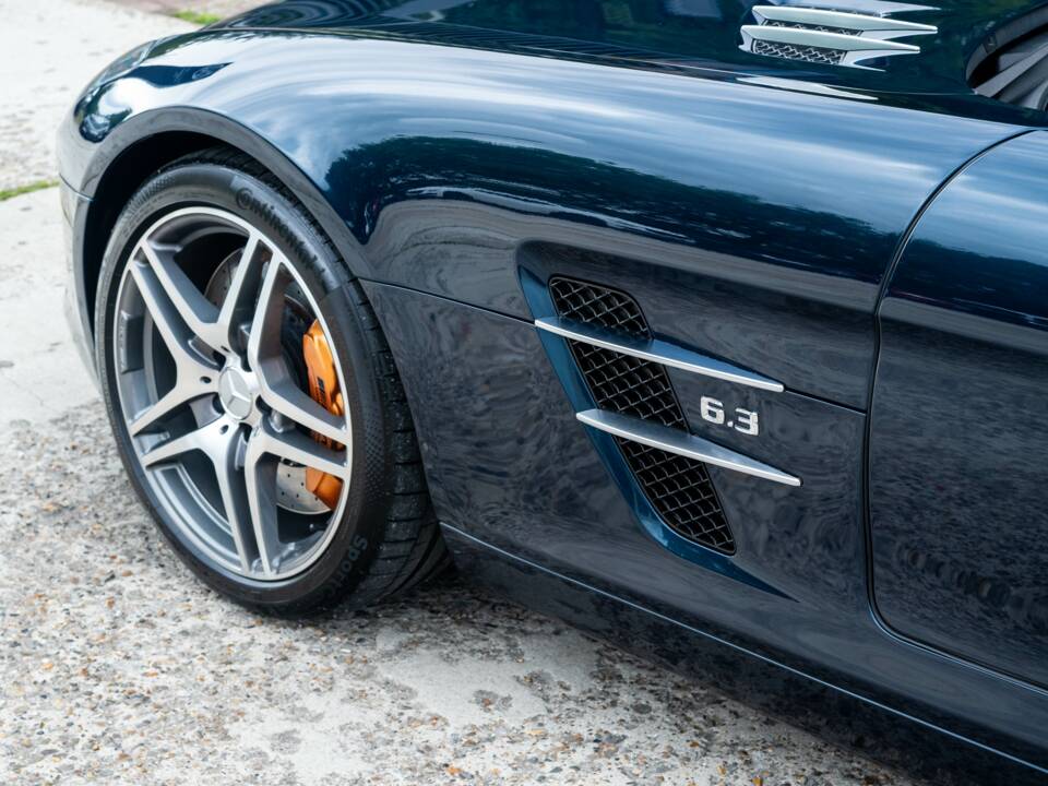 Afbeelding 12/38 van Mercedes-Benz SLS AMG (2010)