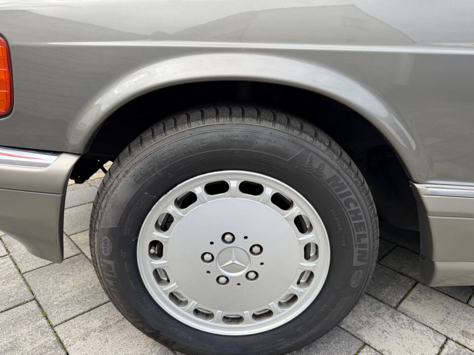 Bild 19/57 von Mercedes-Benz 500 SEL (1982)