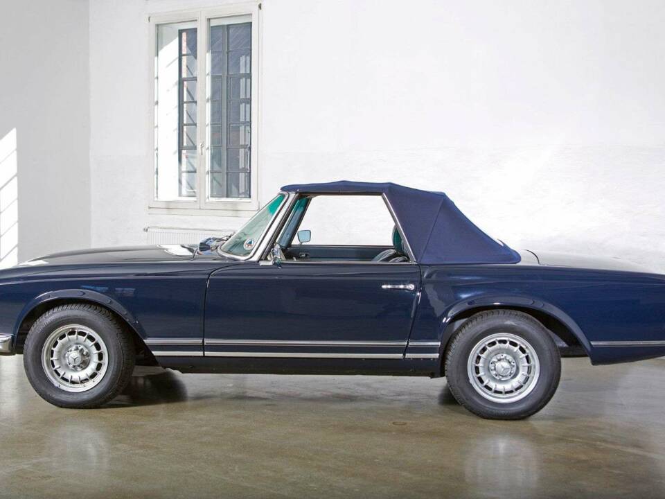 Afbeelding 5/20 van Mercedes-Benz 280 SL (1971)