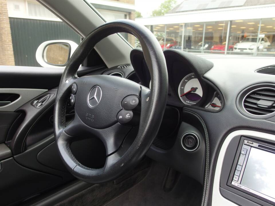 Image 55/97 de Mercedes-Benz SL 55 AMG (2003)