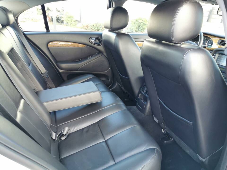 Image 27/47 de Jaguar S-Type 2.5 V6 (2005)