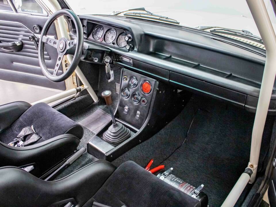 Immagine 22/32 di BMW 2002 tii (1971)