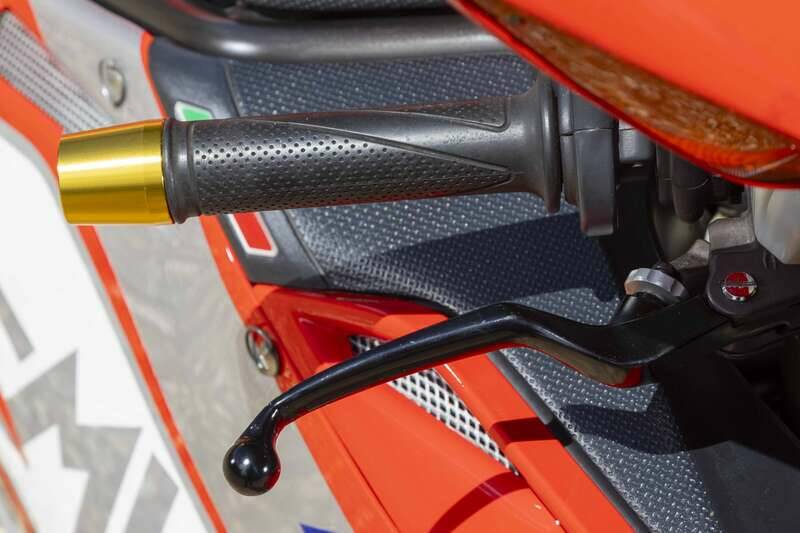 Image 18/45 of MV Agusta F4 1000 S (2006)