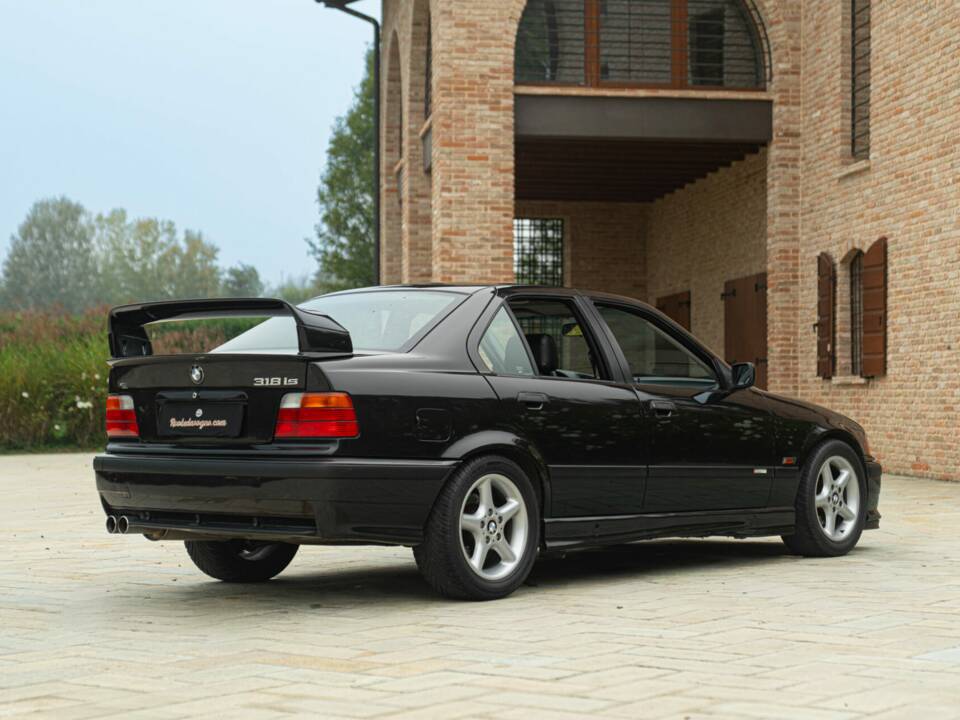 Image 6/50 of BMW 318 (1994)