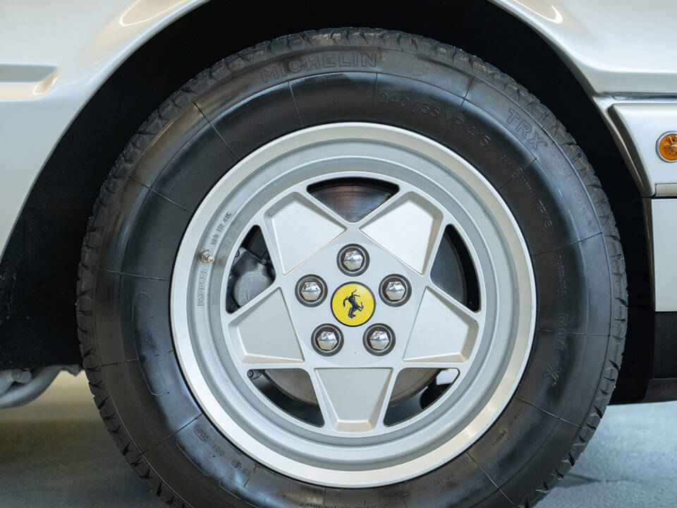 Image 29/99 of Ferrari 412 (1988)