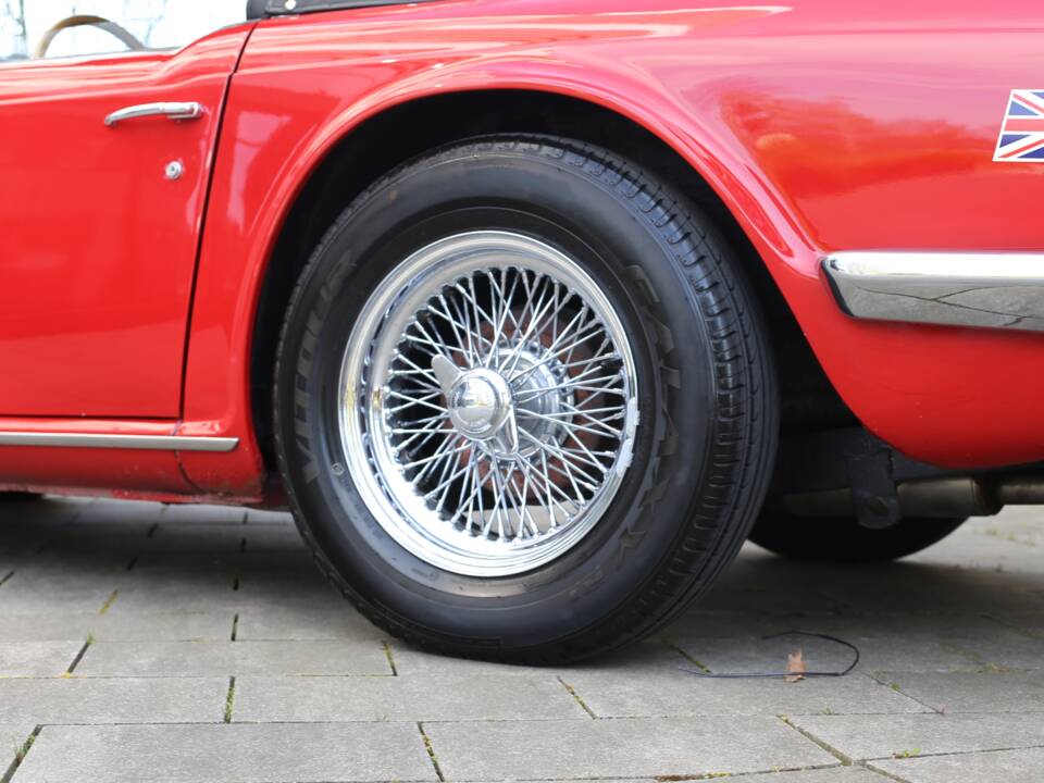 Image 4/49 of Triumph TR 6 (1976)