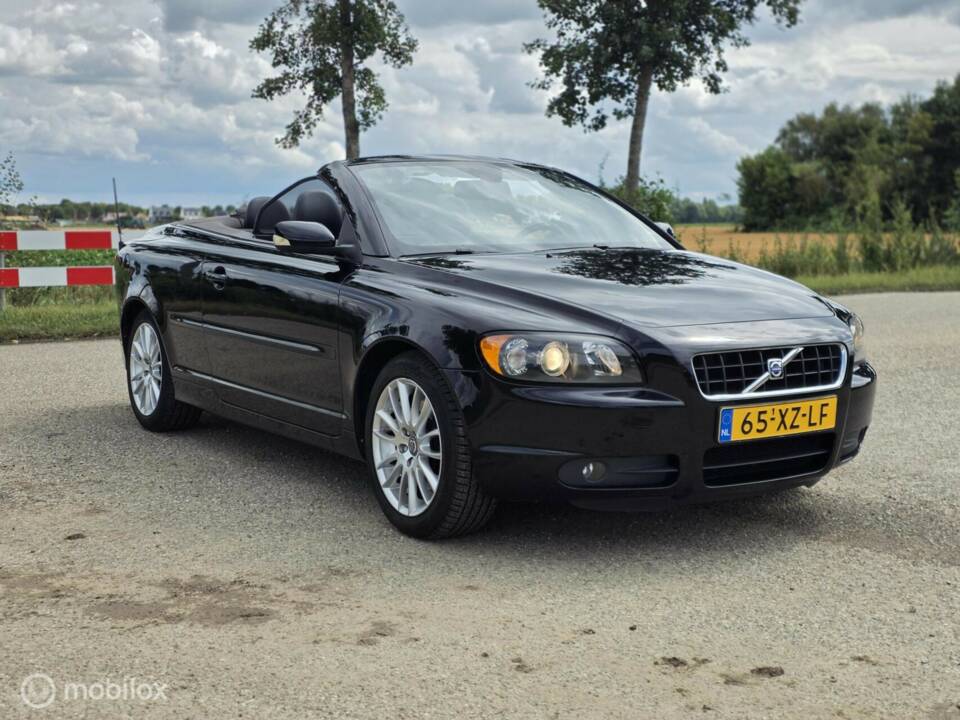 Image 4/38 de Volvo C70 2.4 (2006)