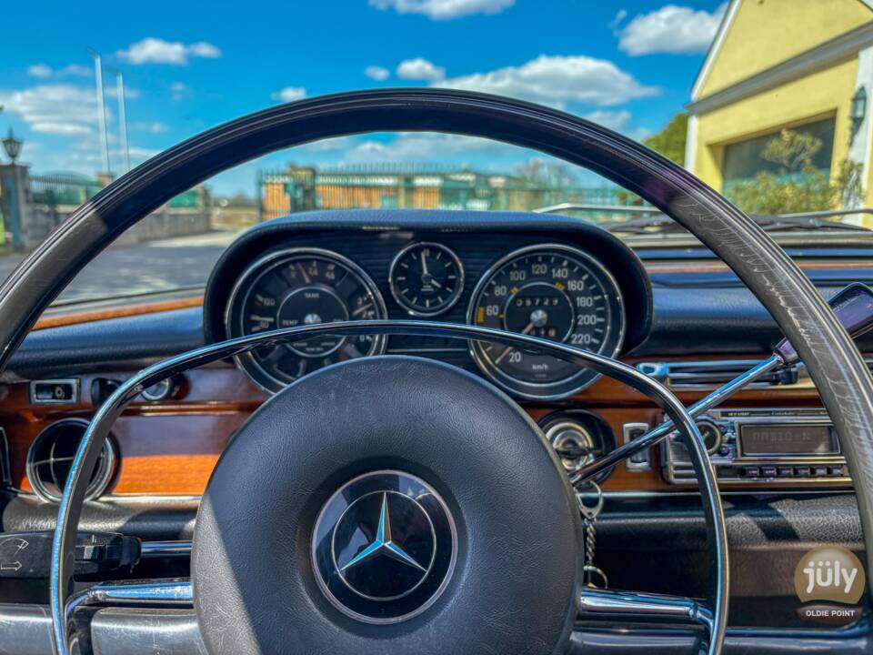 Bild 9/13 von Mercedes-Benz 280 SE (1970)
