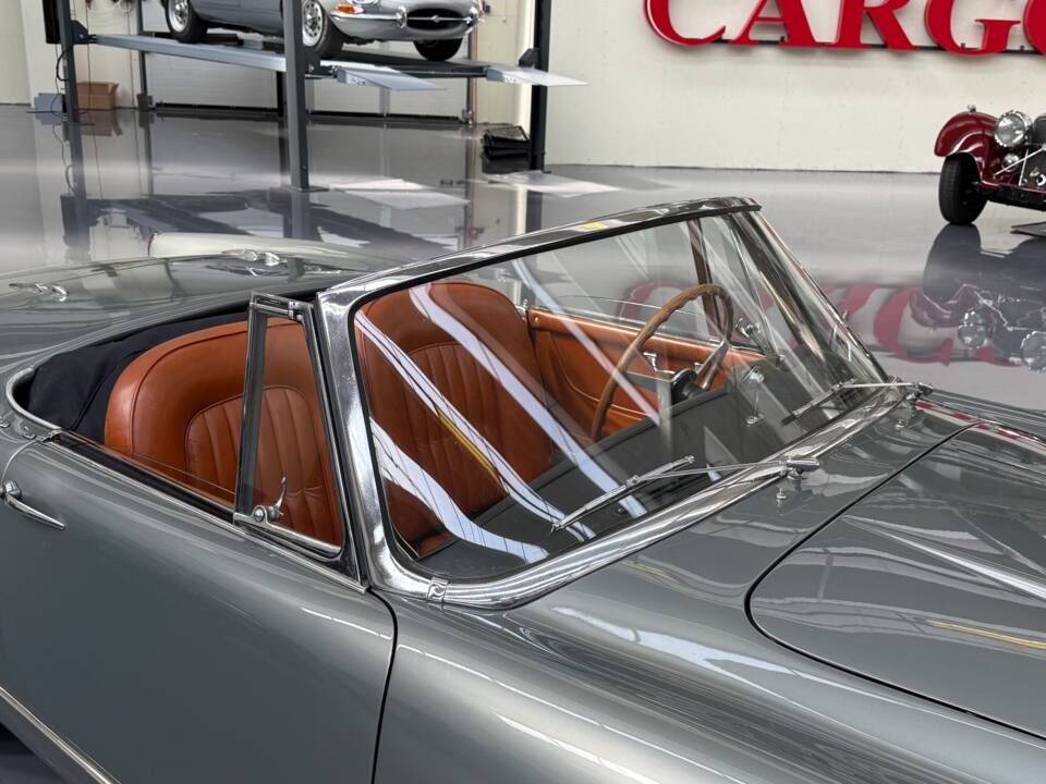 Bild 16/33 von Lancia Aurelia B24 Convertibile (1958)