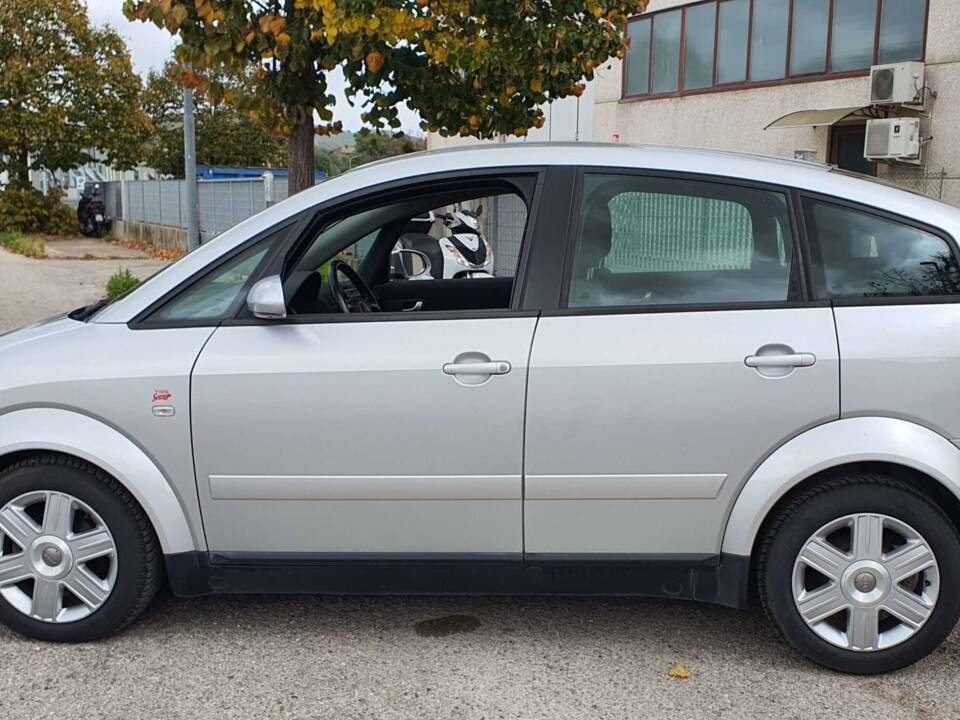 Image 13/39 of Audi A2 1.4 TDI (2002)