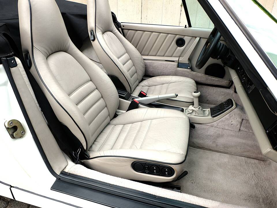 Afbeelding 35/59 van Porsche 911 Carrera 2 (1991)