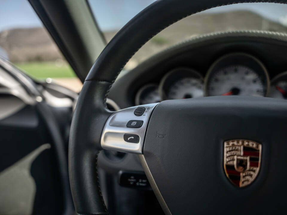 Image 63/82 of Porsche 911 Carrera 4S (WLS) (2006)