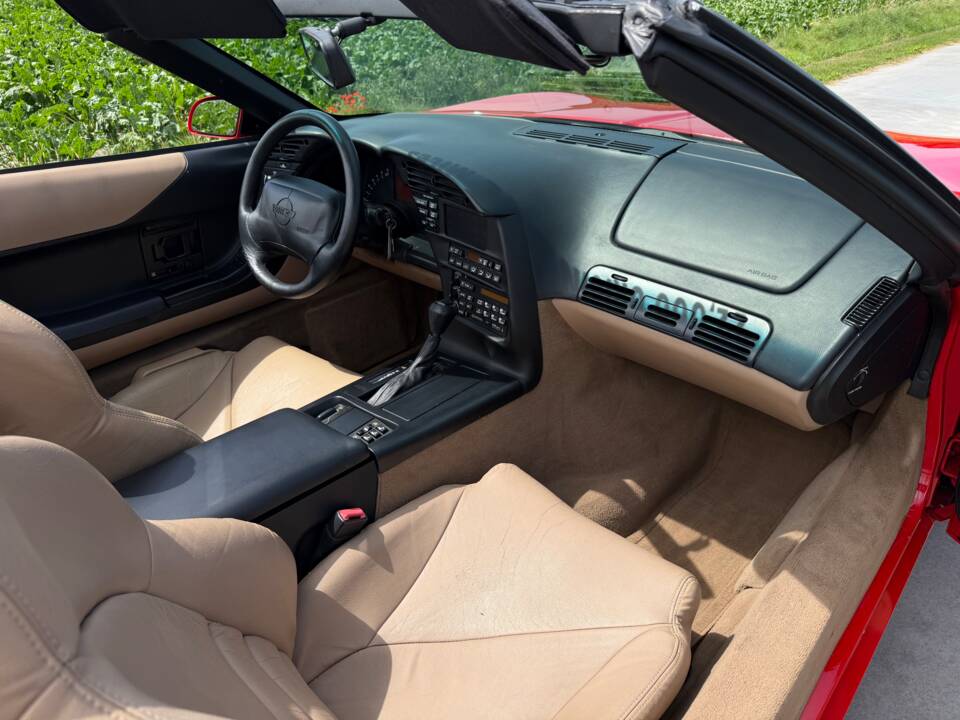 Imagen 26/43 de Chevrolet Corvette Convertible (1995)