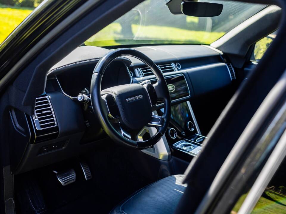 Bild 21/50 von Land Rover Range Rover V8 Armoured (2022)