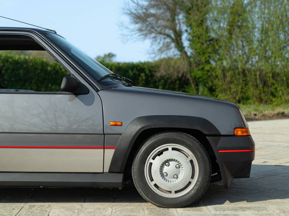 Image 16/50 de Renault R 5 GT Turbo (1986)