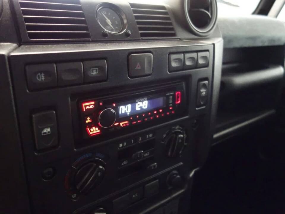 Image 15/15 of Land Rover Defender 90 (2010)