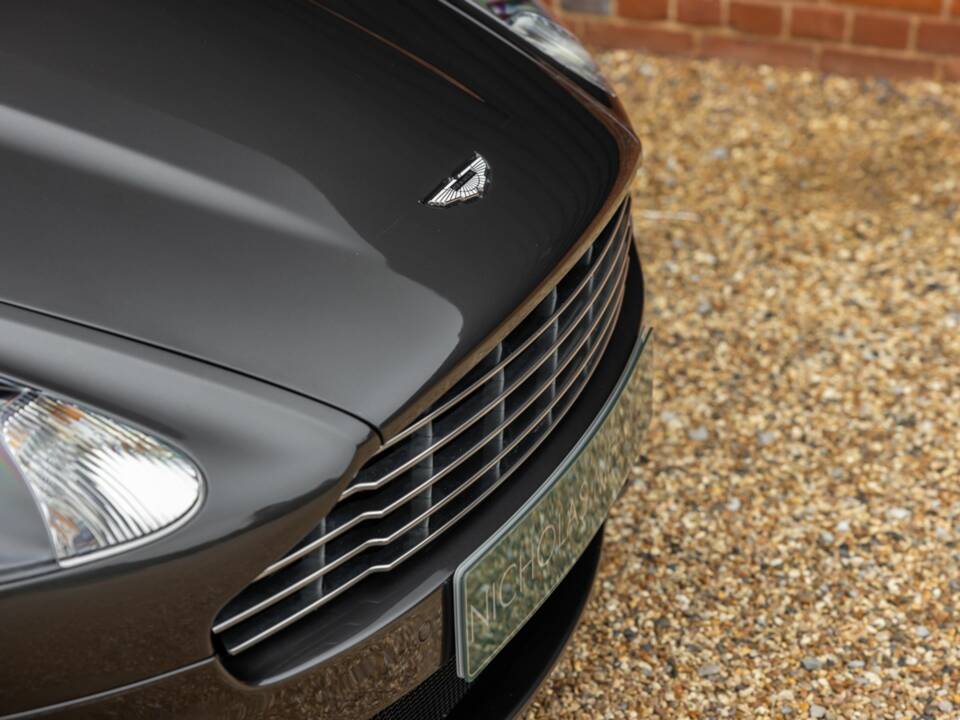 Immagine 15/50 di Aston Martin DBS (2010)