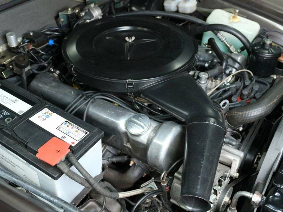 Image 25/30 of Mercedes-Benz 280 SE 3,5 (1970)