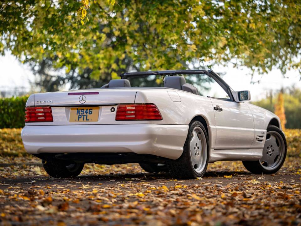 Imagen 3/8 de Mercedes-Benz SL 500 (1996)