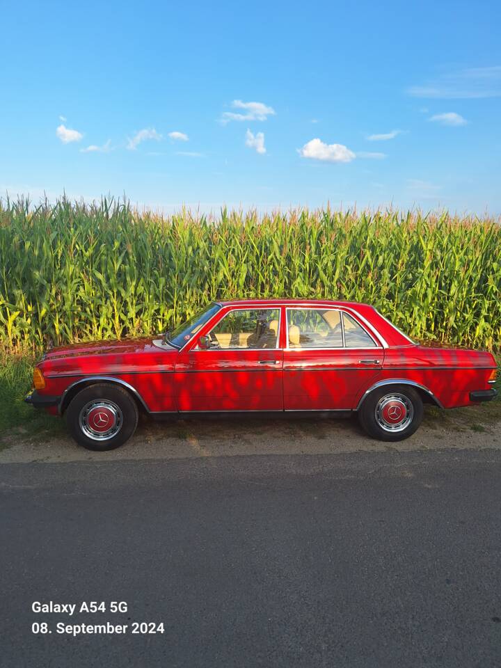 Bild 20/20 von Mercedes-Benz 200 (1982)