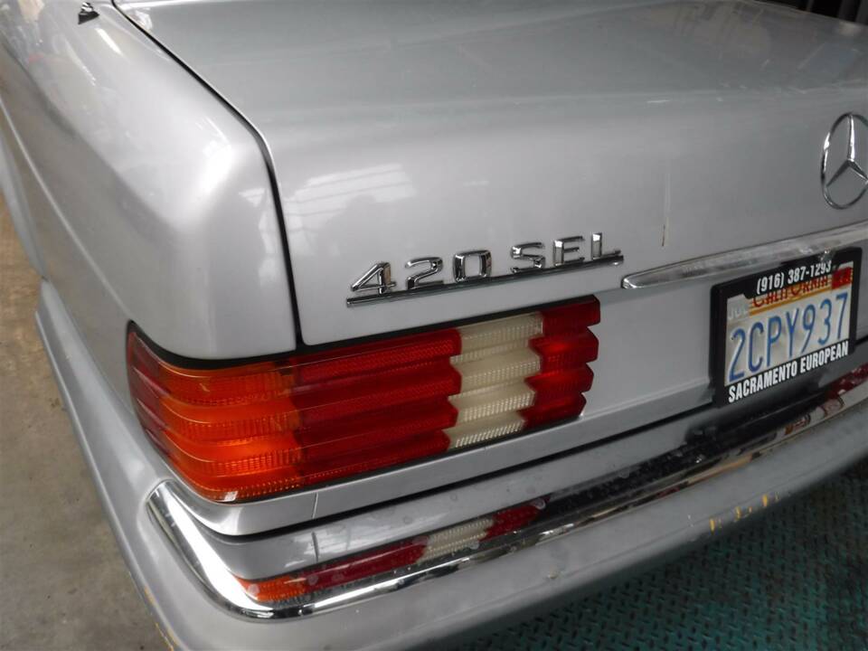 Image 23/31 de Mercedes-Benz 420 SEL (1986)