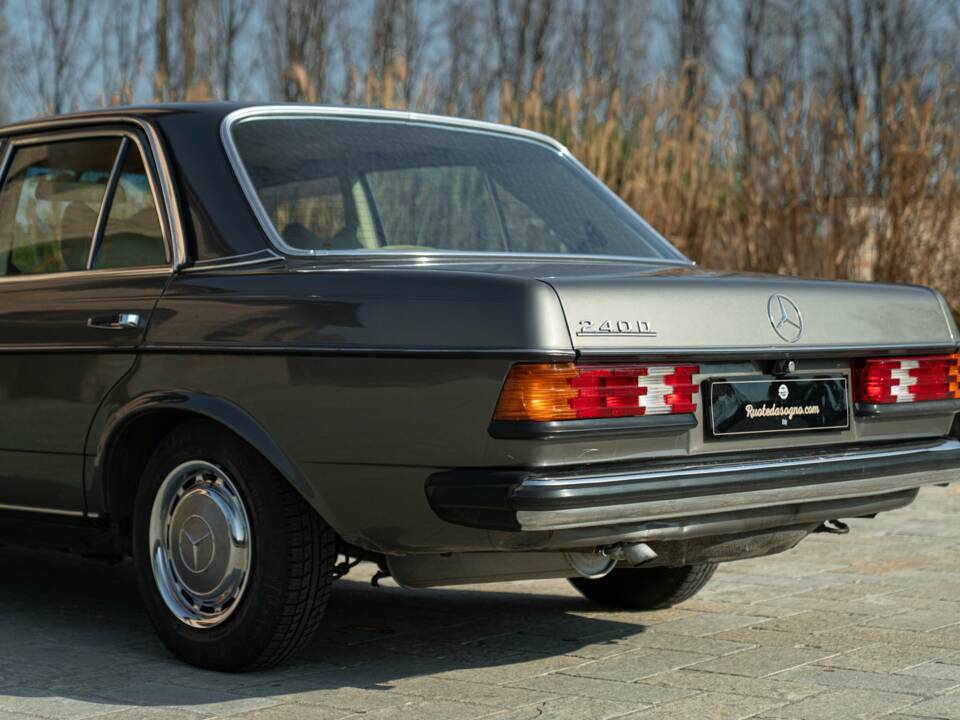 Afbeelding 10/50 van Mercedes-Benz 240 D (1980)