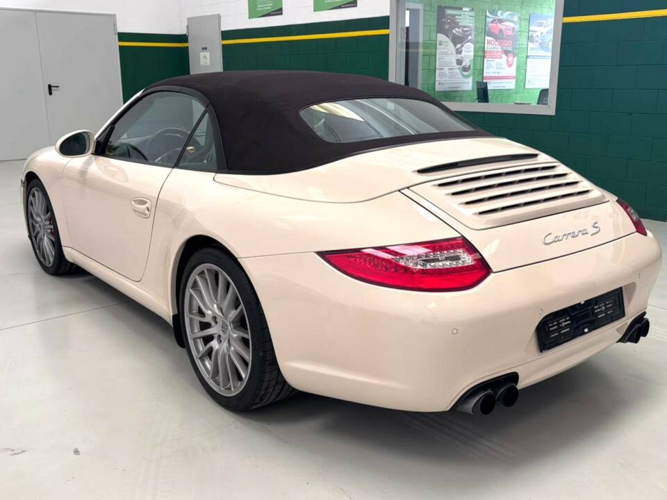 Bild 32/34 von Porsche 911 Carrera S (2010)