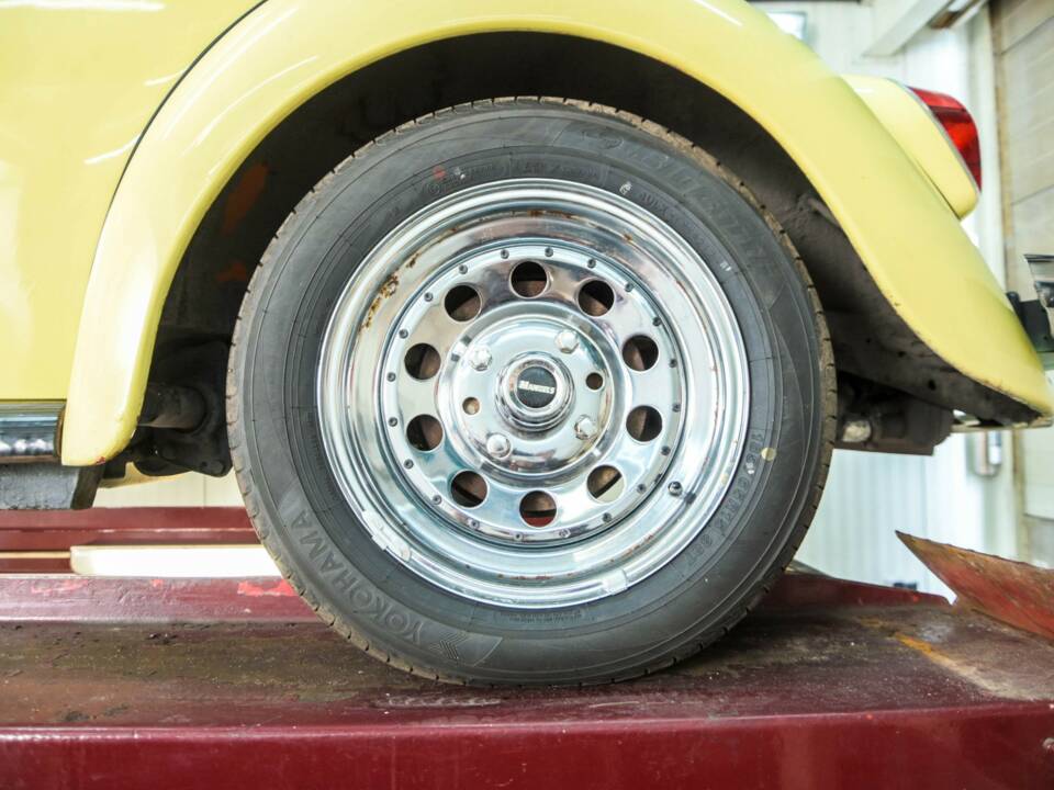 Immagine 45/50 di Volkswagen Käfer 1302 (1971)