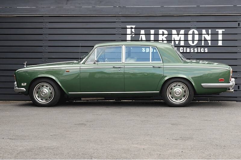 Image 2/43 de Rolls-Royce Silver Shadow I (1977)