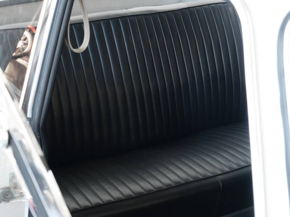 Image 34/50 of BMW 700 LS Luxus (1965)