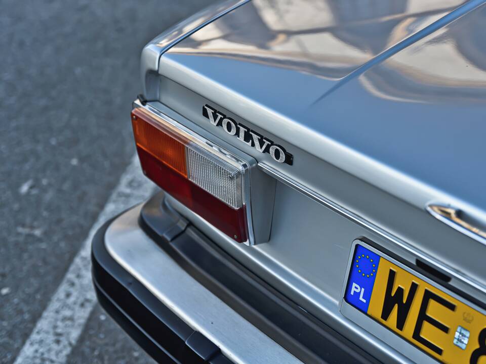 Image 12/38 de Volvo 244 DLS (1977)