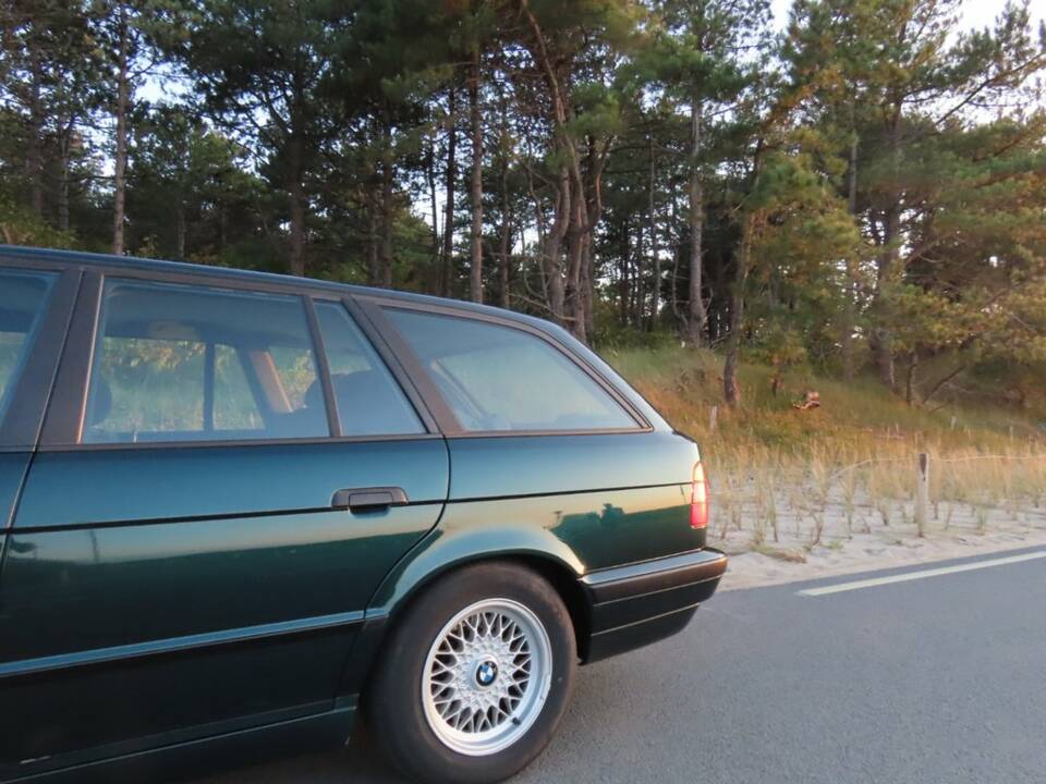 Image 4/8 of BMW 525i Touring (1995)