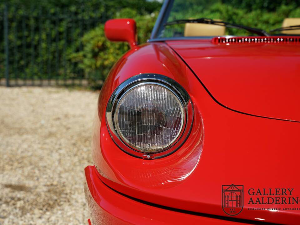 Immagine 32/50 di Alfa Romeo 2.0 Spider (1991)