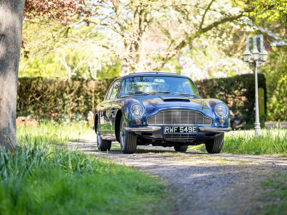 Afbeelding 43/50 van Aston Martin DB 6 (1967)