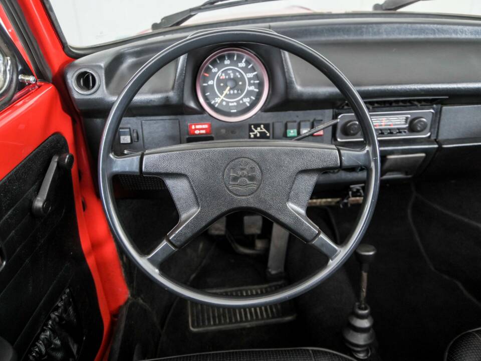 Bild 8/50 von Volkswagen Käfer 1303 LS (1974)