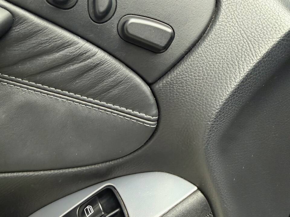 Image 19/27 of Mercedes-Benz C 55 AMG (2005)