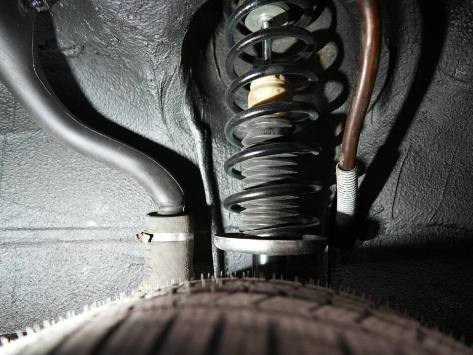 Bild 41/42 von Volkswagen Passat Variant 1.8 (1986)