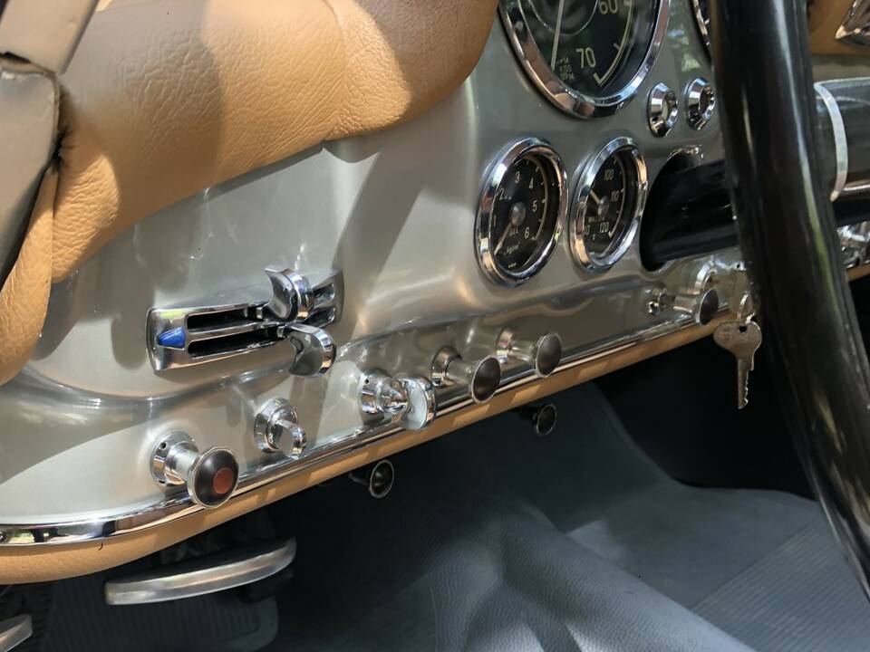 Image 28/46 of Mercedes-Benz 190 SL (1955)